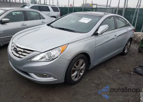 2013 Hyundai Sonata Limited z USA, uszkodzony, nr VIN 5NPEC4AC6DH604089